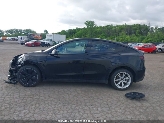 Tesla Model Y 2022 7SAYGDEE5NF468537 Image 13