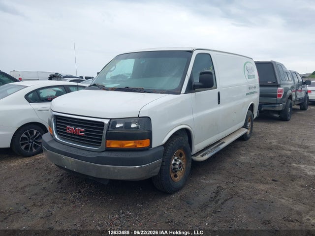GMC Savana 2015 1GTW7FCFXF1151438 Image 2