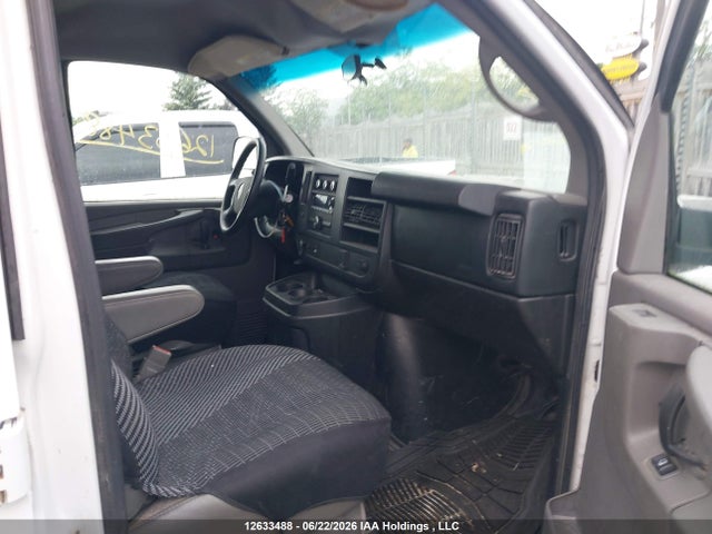 GMC Savana 2015 1GTW7FCFXF1151438 Image 5