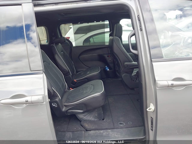 Chrysler Pacifica Limited 2025 2C4RC1GG2SR603841 Image 8