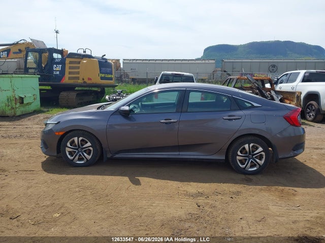 Honda Civic Lx 2018 2HGFC2F53JH000881 Image 15