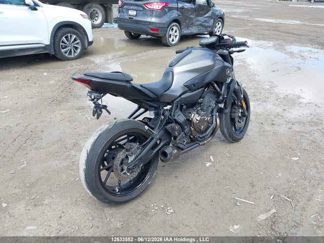 12633552 :رقم المزاد ، JYARM06N9FA001080 vin ، 2015 Yamaha Fz07 مزاد بيع