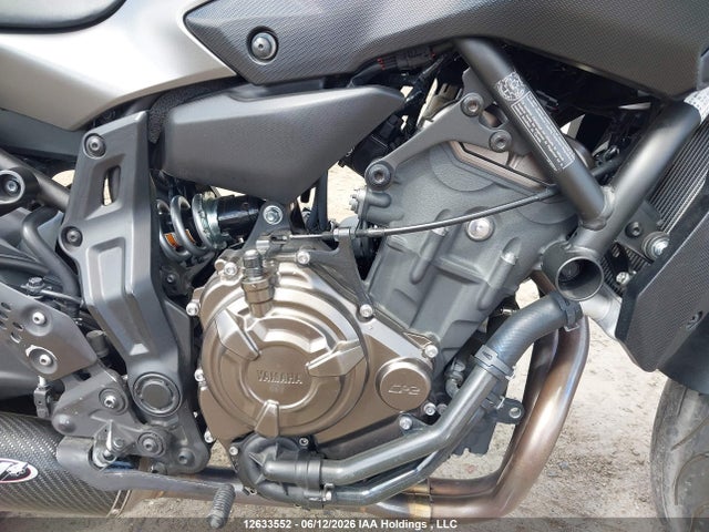 12633552 :رقم المزاد ، JYARM06N9FA001080 vin ، 2015 Yamaha Fz07 مزاد بيع