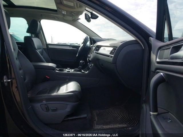 12633571 :رقم المزاد ، WVGEF9BP3GD011656 vin ، 2016 Volkswagen Touareg Sport/lux/executive مزاد بيع