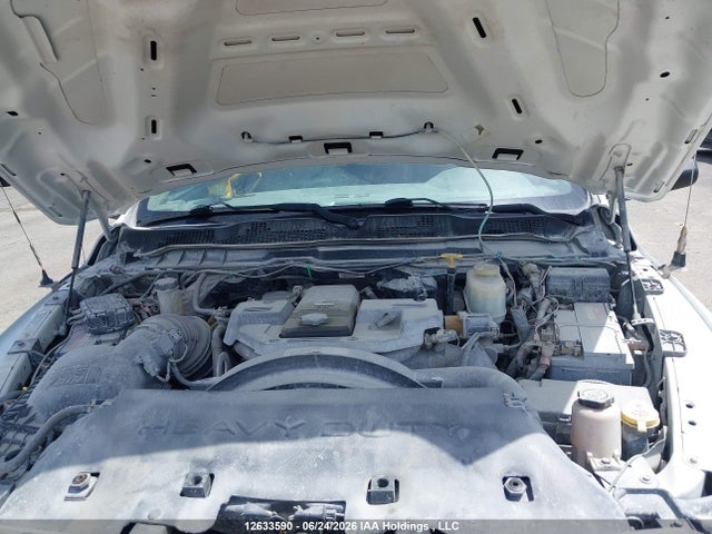 RAM 5500 2017 3C7WRNBL1HG572323 Image 10