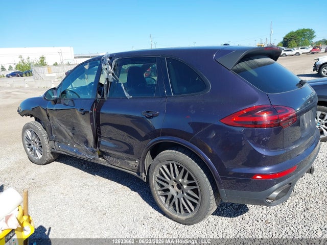 Porsche Cayenne 2017 WP1AA2A22HKA90666 Image 3