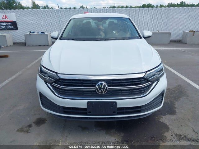 2022 Volkswagen Jetta Comfortline მანქანა იყიდება აუქციონზე, vin: 3VWEM7BU0NM008233, აუქციონის ნომერი: 12633674