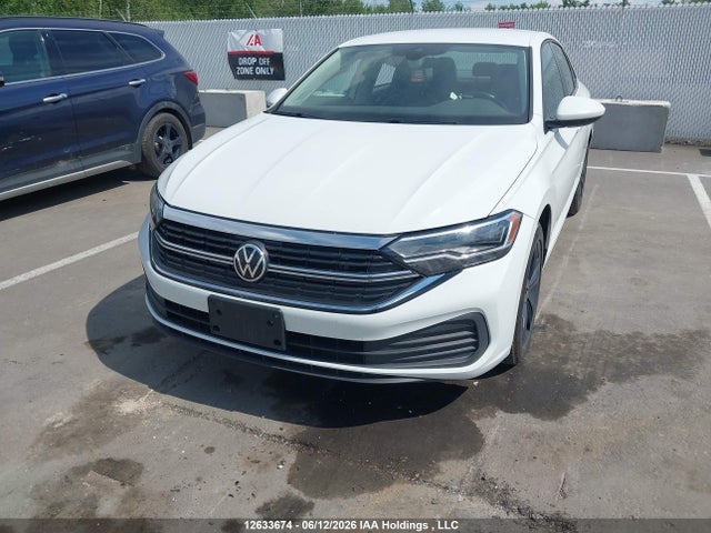 2022 Volkswagen Jetta Comfortline მანქანა იყიდება აუქციონზე, vin: 3VWEM7BU0NM008233, აუქციონის ნომერი: 12633674