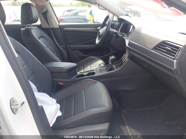 2022 Volkswagen Jetta Comfortline მანქანა იყიდება აუქციონზე, vin: 3VWEM7BU0NM008233, აუქციონის ნომერი: 12633674