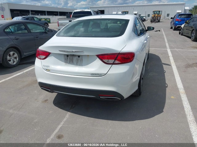 Chrysler 200 C 2016 1C3CCCCG5GN187493 Image 4