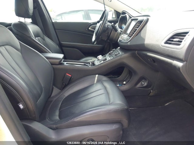 Chrysler 200 C 2016 1C3CCCCG5GN187493 Image 5