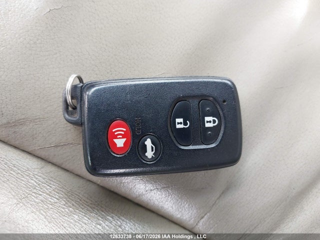 12633738 :رقم المزاد ، 4T1BK3EK8BU630547 vin ، 2011 Toyota Camry Xle V6 مزاد بيع