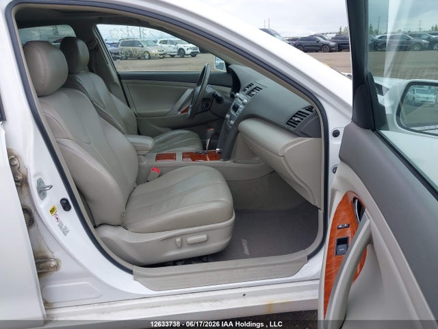 12633738 :رقم المزاد ، 4T1BK3EK8BU630547 vin ، 2011 Toyota Camry Xle V6 مزاد بيع