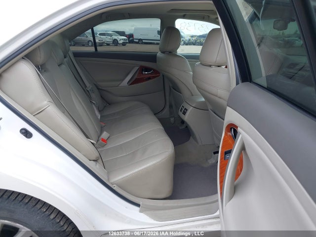 12633738 :رقم المزاد ، 4T1BK3EK8BU630547 vin ، 2011 Toyota Camry Xle V6 مزاد بيع