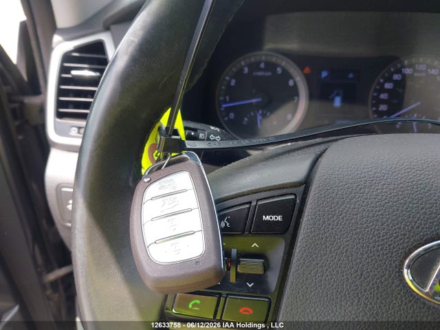 2016 Hyundai Tucson Luxury მანქანა იყიდება აუქციონზე, vin: KM8J3CA41GU233043, აუქციონის ნომერი: 12633758