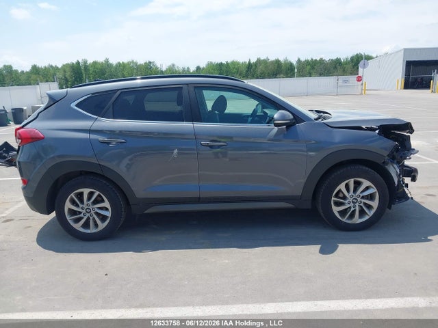 2016 Hyundai Tucson Luxury მანქანა იყიდება აუქციონზე, vin: KM8J3CA41GU233043, აუქციონის ნომერი: 12633758