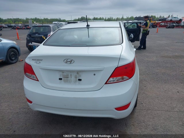 KMHCT4AE9GU000180 Hyundai Accent