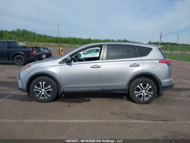 2016 Toyota Rav4 Le მანქანა იყიდება აუქციონზე, vin: 2T3BFREV9GW451966, აუქციონის ნომერი: 12633837