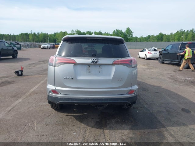 2016 Toyota Rav4 Le მანქანა იყიდება აუქციონზე, vin: 2T3BFREV9GW451966, აუქციონის ნომერი: 12633837
