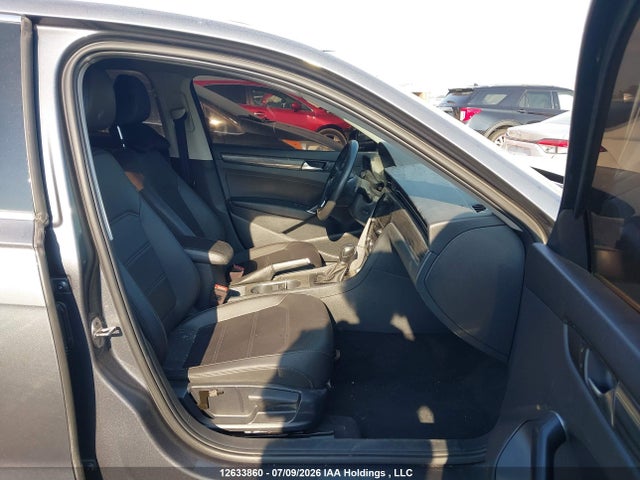 1VWBA7A30MC005143 Volkswagen Passat