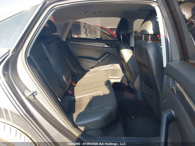 1VWBA7A30MC005143 Volkswagen Passat