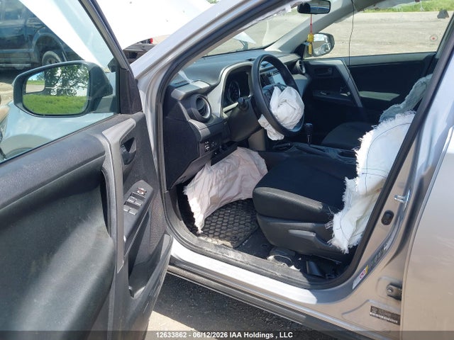 Toyota RAV4 LE 2017 2T3ZFREV3HW379579 Image 17