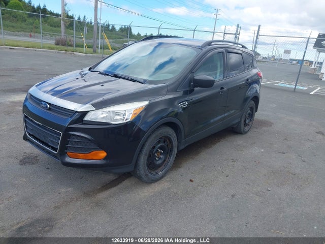 2015 Ford Escape S მანქანა იყიდება აუქციონზე, vin: 1FMCU0F71FUB52534, აუქციონის ნომერი: 12633919