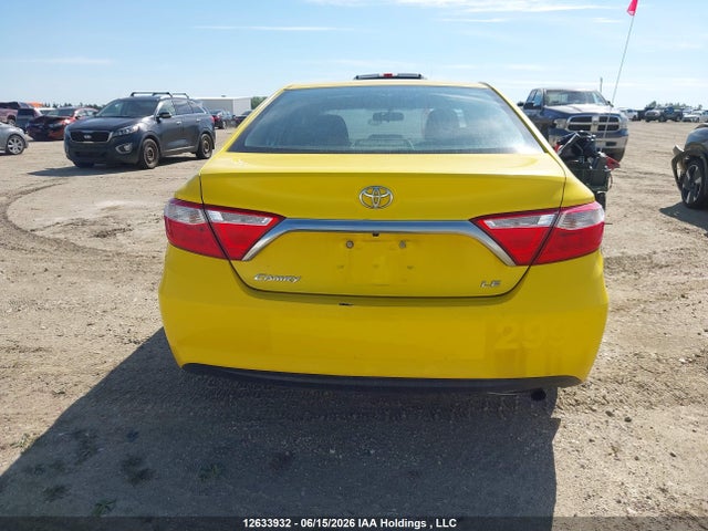 12633932 :رقم المزاد ، 4T1BF1FK3GU613802 vin ، 2016 Toyota Camry Le مزاد بيع