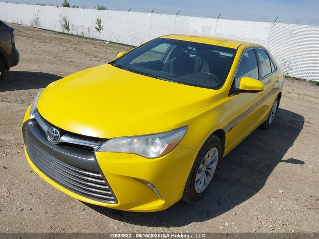 12633932 :رقم المزاد ، 4T1BF1FK3GU613802 vin ، 2016 Toyota Camry Le مزاد بيع
