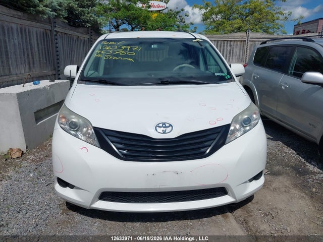 Toyota Sienna 2014 5TDZK3DC5ES463750 Image 12