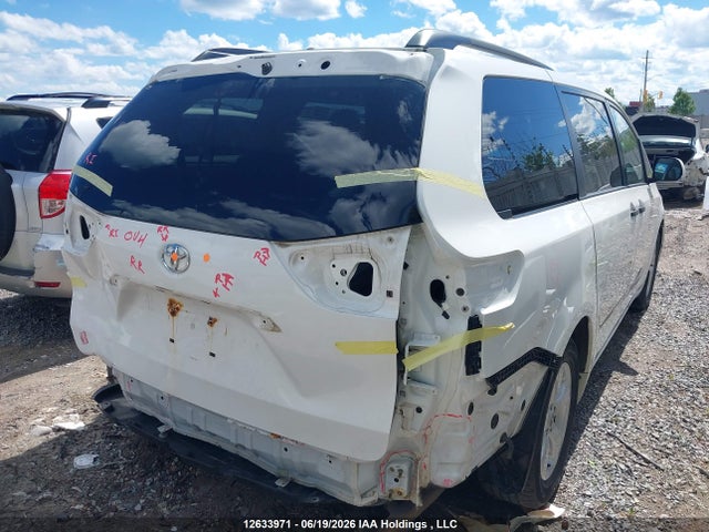 Toyota Sienna 2014 5TDZK3DC5ES463750 Image 4