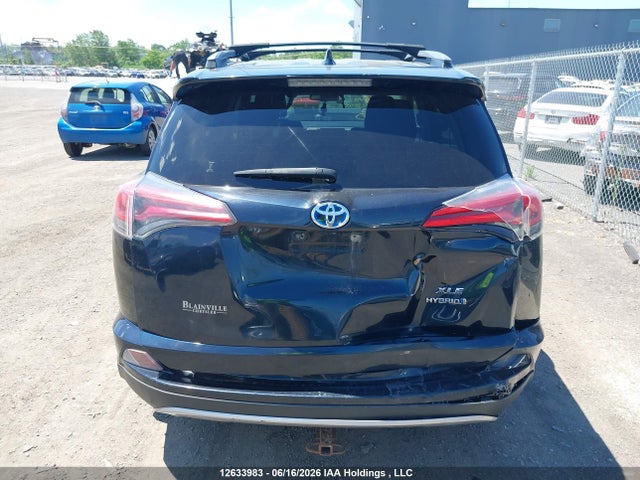 Toyota RAV4 2017 JTMRJREV4HD072840 Image 17