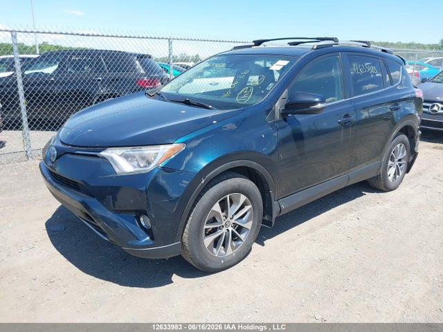 Toyota RAV4 2017 JTMRJREV4HD072840 Image 2