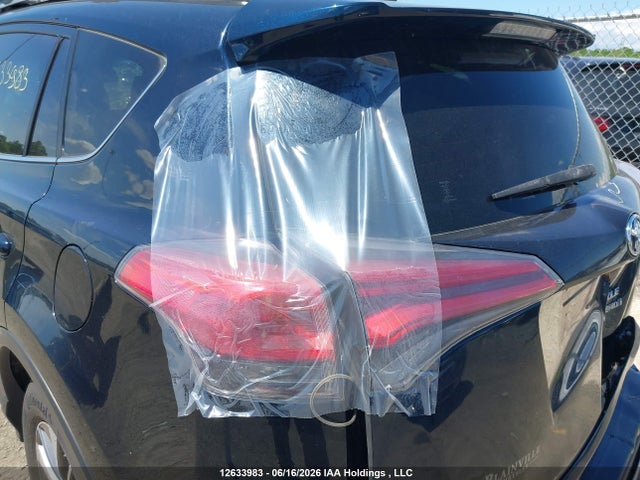 Продаж на аукціоні авто 2017 Toyota Rav4, vin: JTMRJREV4HD072840, номер лоту: 12633983