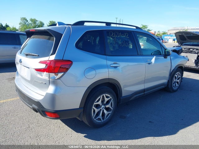 Subaru Forester Premium 2019 JF2SKEGC7KH401020 Image 4