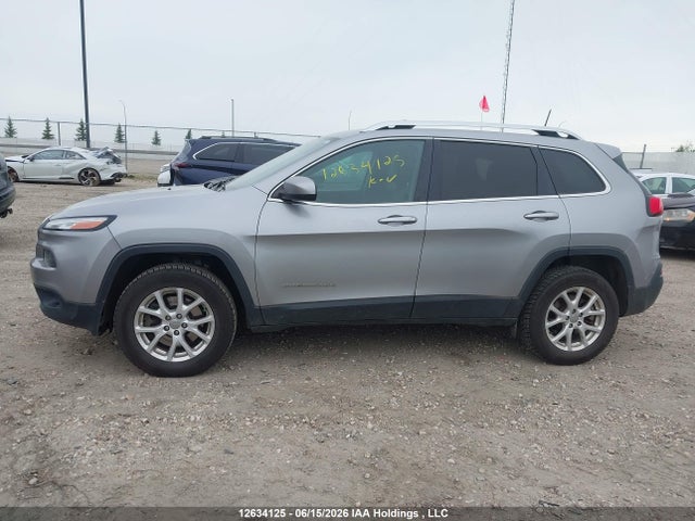 Продаж на аукціоні авто 2016 Jeep Cherokee Latitude, vin: 1C4PJMCS1GW130327, номер лоту: 12634125