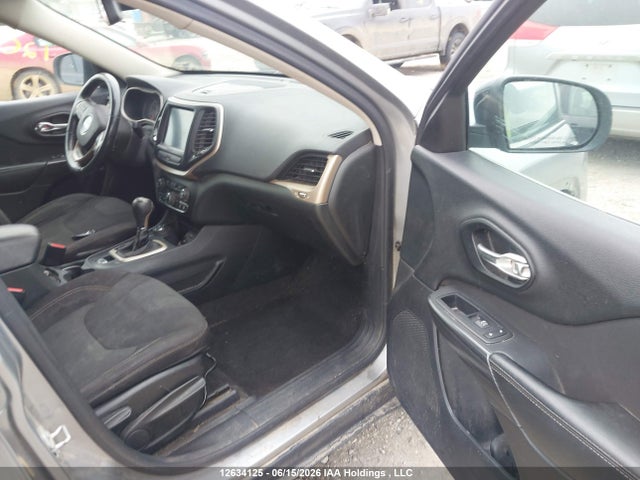 Продаж на аукціоні авто 2016 Jeep Cherokee Latitude, vin: 1C4PJMCS1GW130327, номер лоту: 12634125