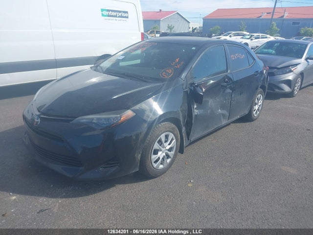 Toyota COROLLA CE 2018 2T1BURHE5JC077889 Image 2