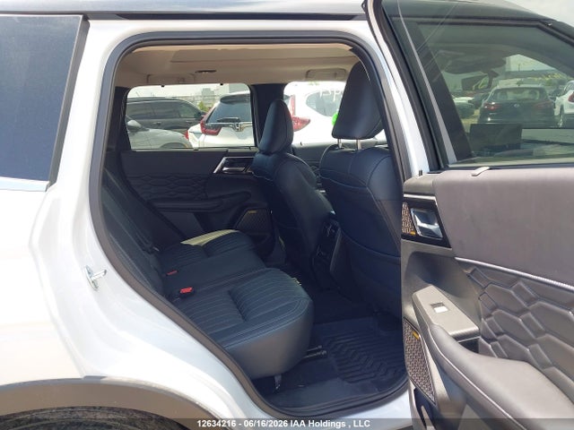 JA4J4WA84SZ617068 Mitsubishi Outlander Sel
