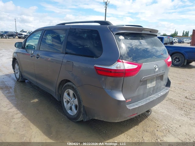 Aukcja sprzedaży 2017 Toyota Sienna Le, vin: 5TDKZ3DC6HS792216, numer aukcji: 12634221