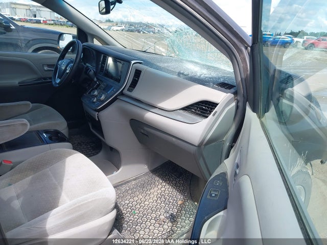 Aukcja sprzedaży 2017 Toyota Sienna Le, vin: 5TDKZ3DC6HS792216, numer aukcji: 12634221