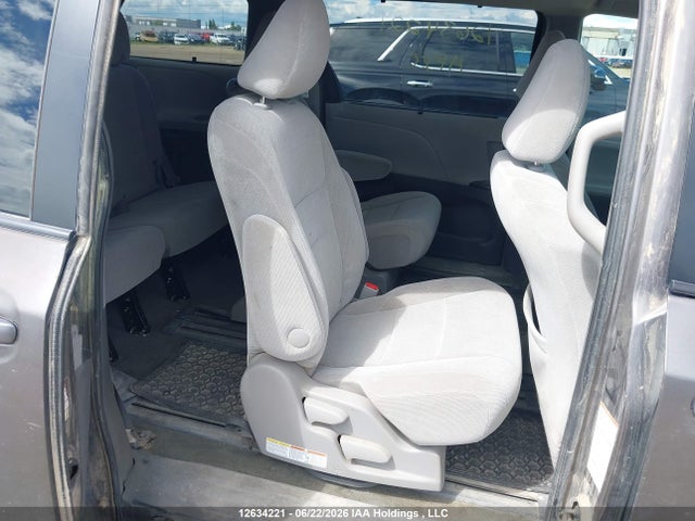 Aukcja sprzedaży 2017 Toyota Sienna Le, vin: 5TDKZ3DC6HS792216, numer aukcji: 12634221