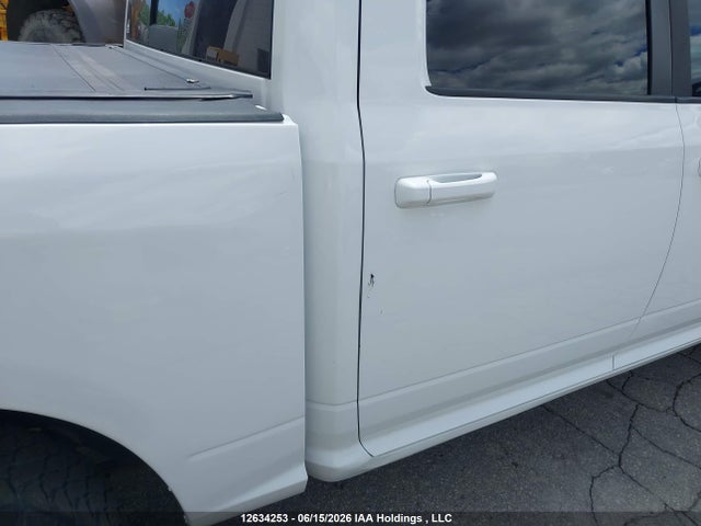 12634253 :رقم المزاد ، 1C6RR7MT8FS525676 vin ، 2015 Ram 1500 Sport مزاد بيع