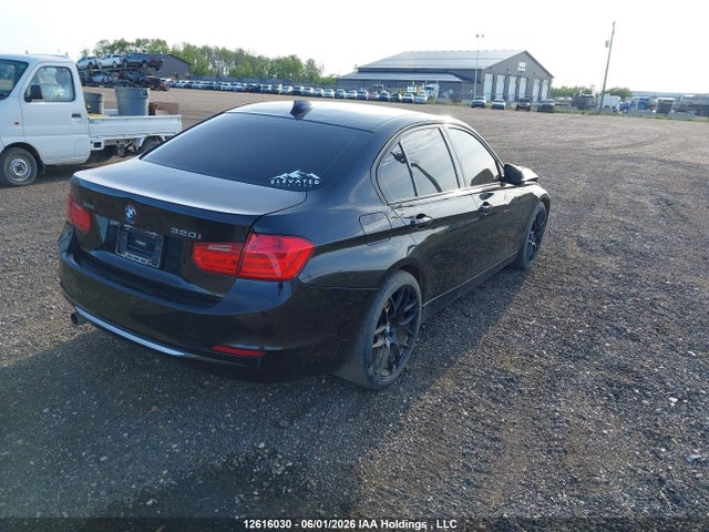 Продажа на аукционе авто 2013 Bmw 320i Xdrive, vin: WBA3C3C57DF980470, номер лота: 12616030