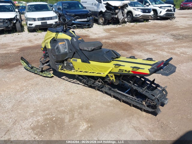 12634284 :رقم المزاد ، 2BPSVDSNXSV000033 vin ، 2025 Skidoo  مزاد بيع