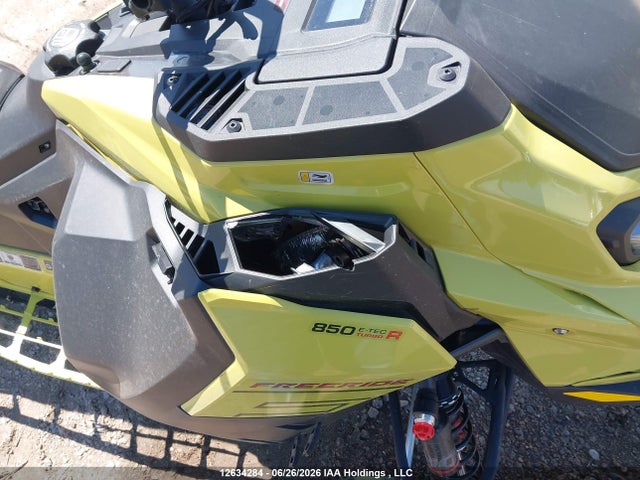 12634284 :رقم المزاد ، 2BPSVDSNXSV000033 vin ، 2025 Skidoo  مزاد بيع