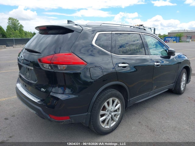 2017 Nissan Rogue S/sl მანქანა იყიდება აუქციონზე, vin: 5N1AT2MT1HC810142, აუქციონის ნომერი: 12634331