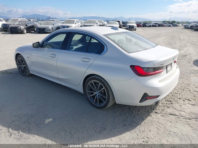 2022 Bmw 330e Xdrive მანქანა იყიდება აუქციონზე, vin: WBA5P9C07NFM04321, აუქციონის ნომერი: 12634348