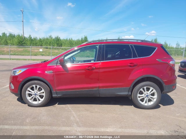 Продажа на аукционе авто 2017 Ford Escape Se, vin: 1FMCU9GD6HUA71833, номер лота: 12634431