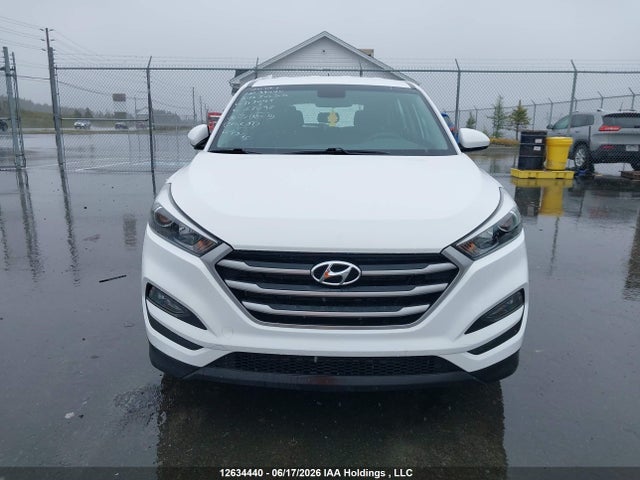 2018 Hyundai Tucson Base 2.0l მანქანა იყიდება აუქციონზე, vin: KM8J2CA47JU717048, აუქციონის ნომერი: 12634440